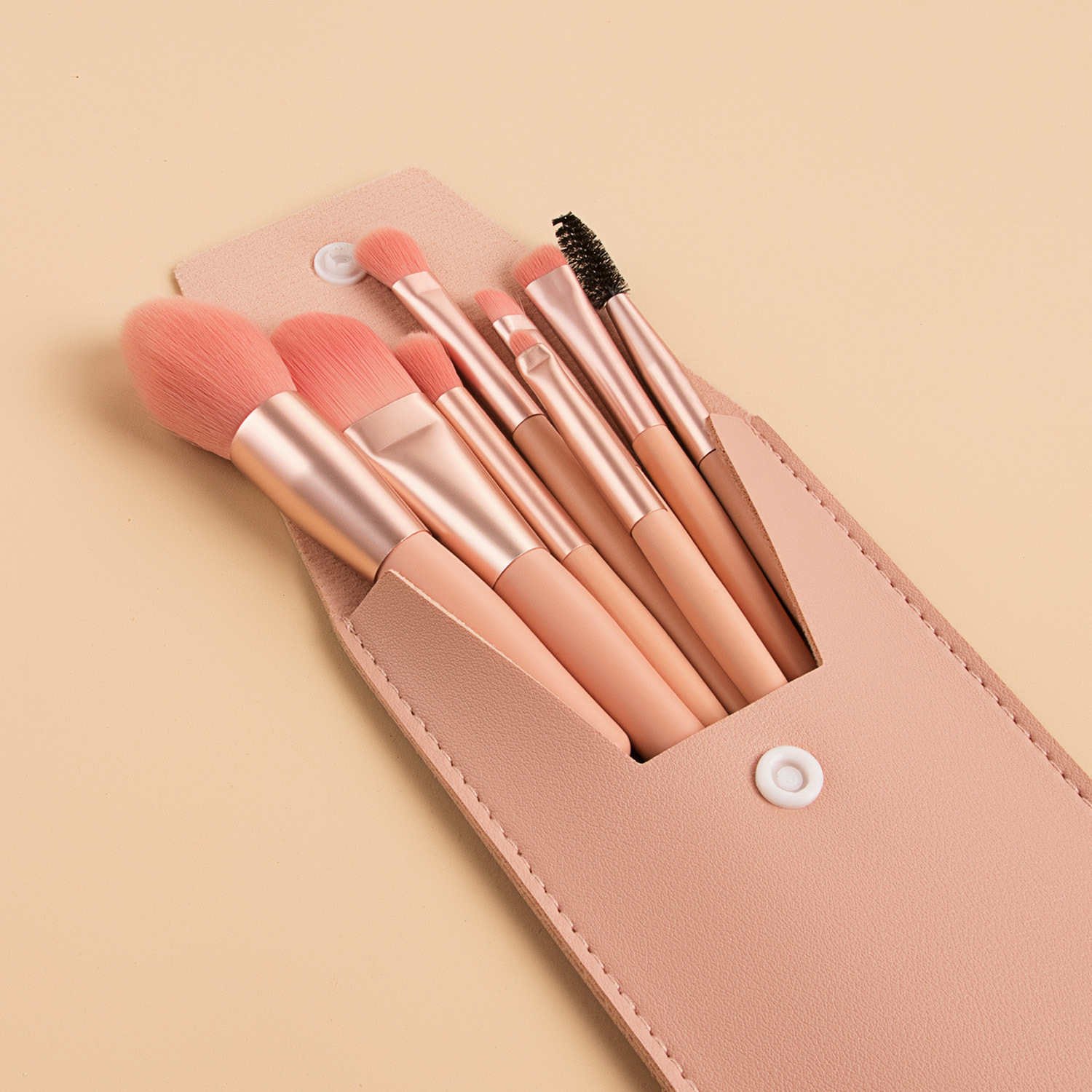 Pequeño conjunto de cepillo de maquillaje Cangzhou de 8 piezas para principiantes portátil cepillo de sombra de ojos de pelo suave cepillo de base cepillo de blanqueador herramientas de maquillaje