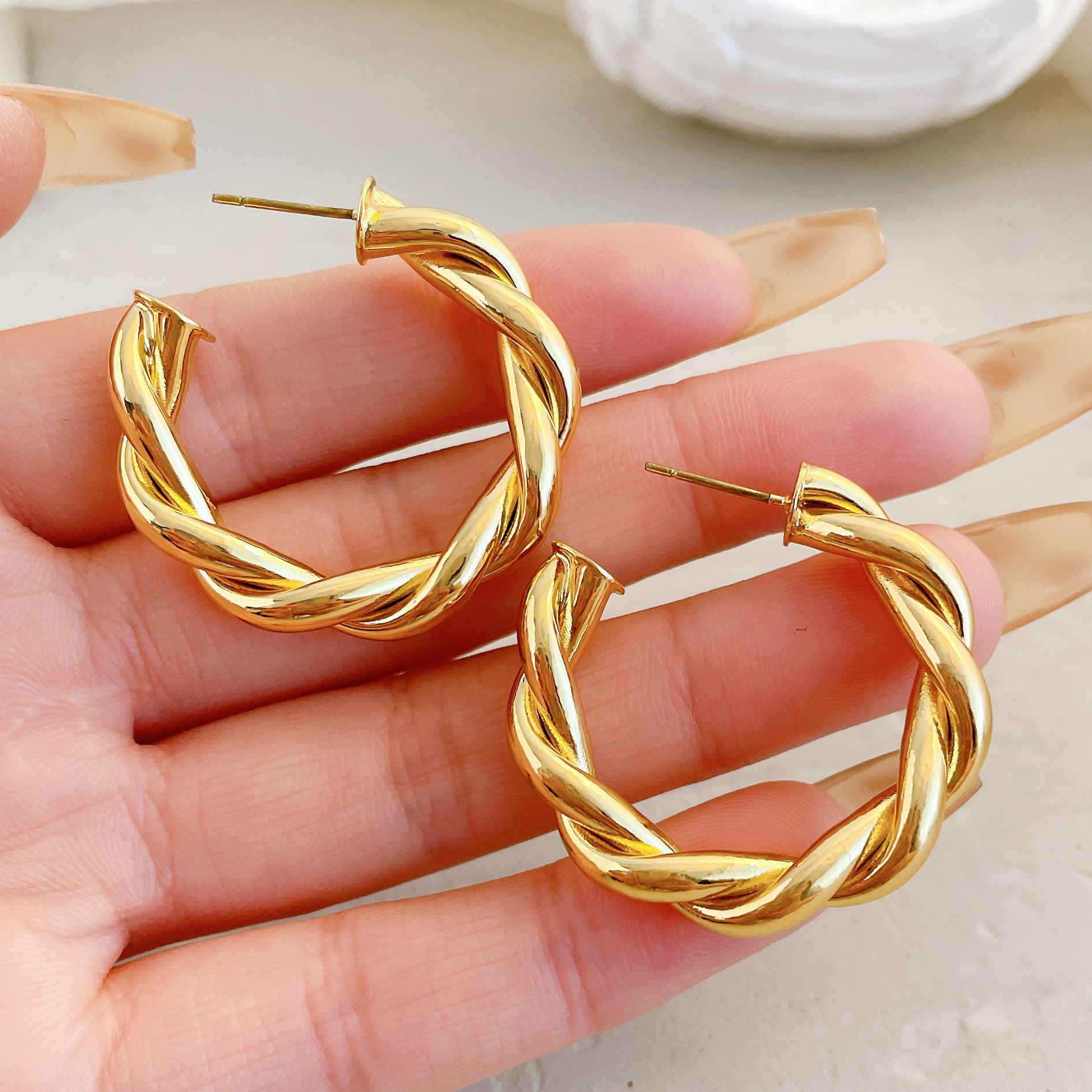 Women's Fashion Geometric Alloy Earrings Splicing Plating No Inlaid Hoop Earrings display picture 2