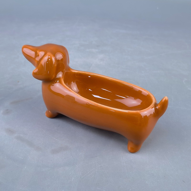 Salchicha de cera de cerámica Plato pequeño para perros Salsa para mojar Plato de sabor Plato de condimento Plato de estilo de perro marrón Plato de salsa de soja de dibujos animados de restaurante Plato de vinagre