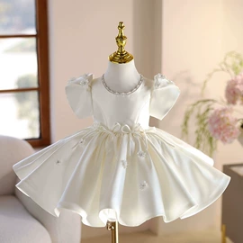 童礼服;童民族服装