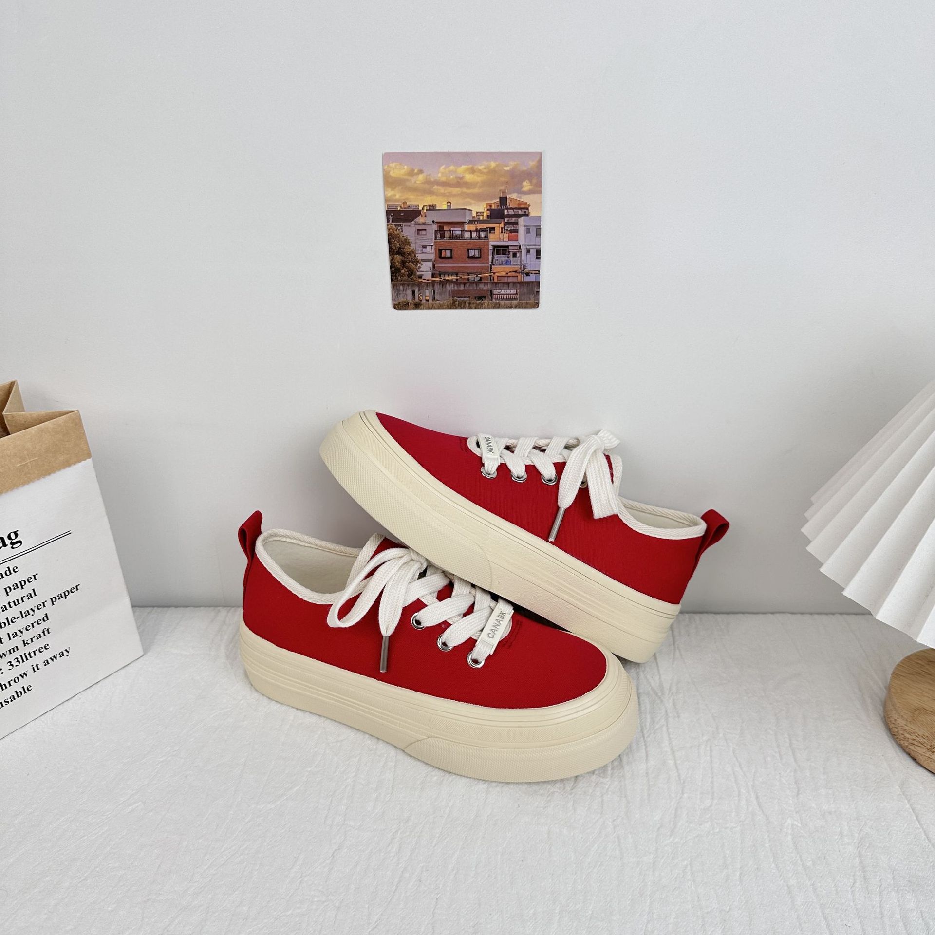 Yuanbo 2025 verano nuevo estilo de las mujeres zapatos de lona transpirables de suela gruesa zapatillas de deporte casuales de todo fósforo de nicho zapatos de moda para el cabello