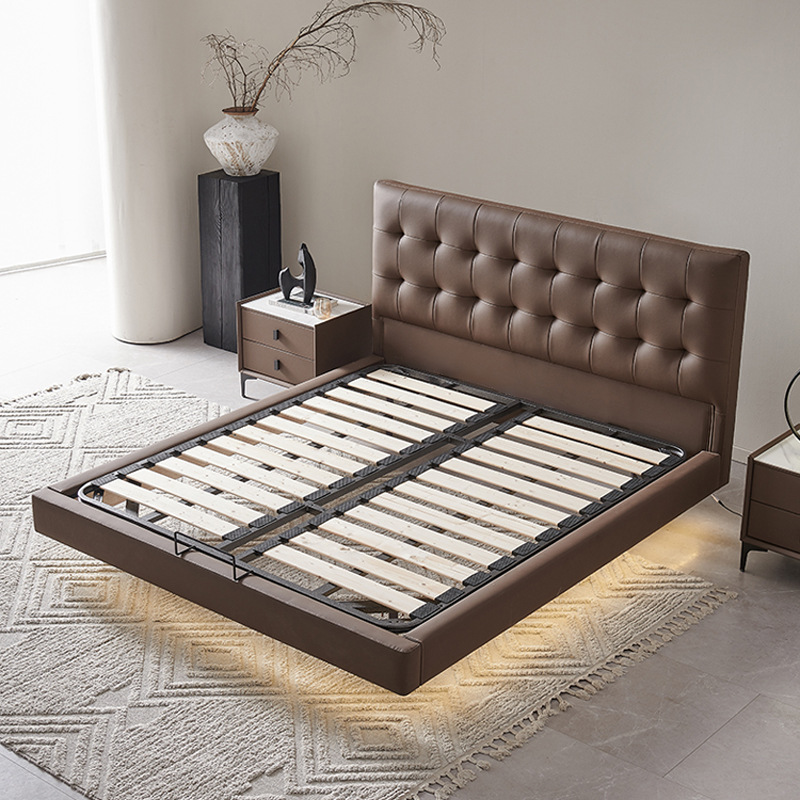 Cama de suspensión de waffle minimalista italiana, hebilla de tirón, cama de cuero de vaca, cama de matrimonio, cama doble, dormitorio principal, 1.8m