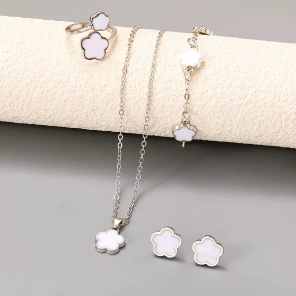 CK0324 White