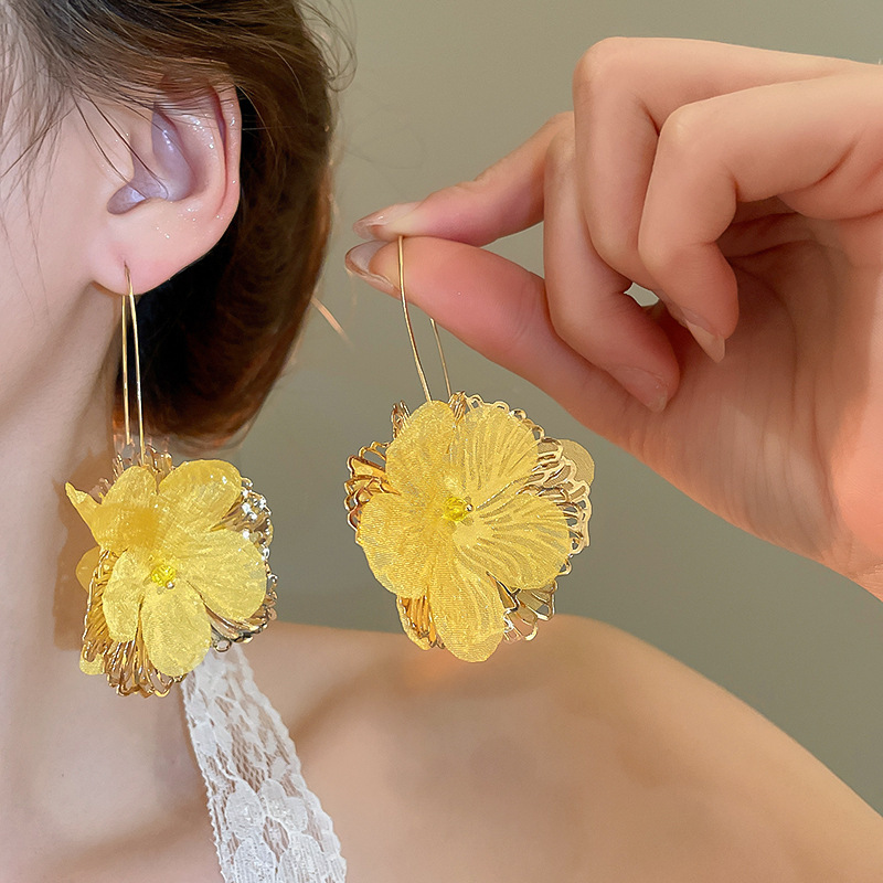 Pendientes de borla de flores de gasa de aguja de plata Pendientes de dopamina de bosque dulce Pendientes de todo fósforo de tendencia de nicho Mujeres al por mayor