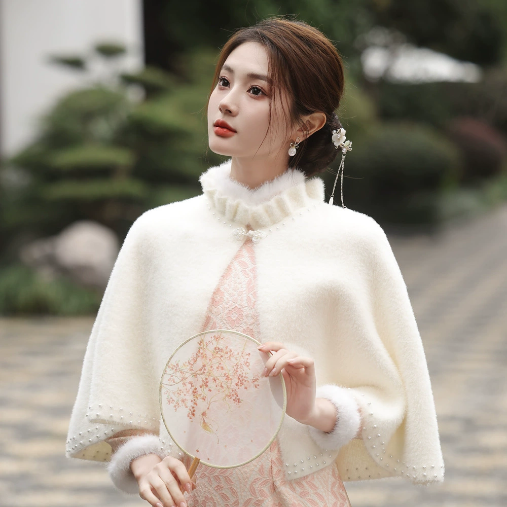 2024 осень и зима новый бежевый плащ с плечом