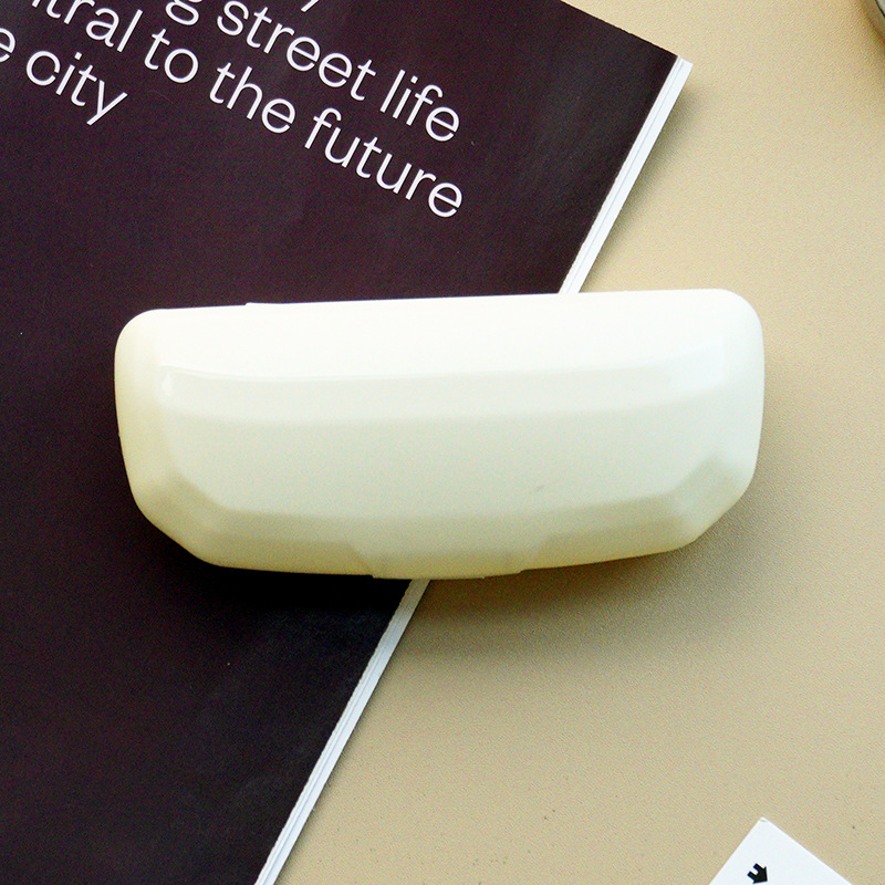 Caja de gafas blanca crema alta sensación portátil anti-compresión ins caja de embalaje de gafas de viento fábrica al por mayor caja de gafas de plástico