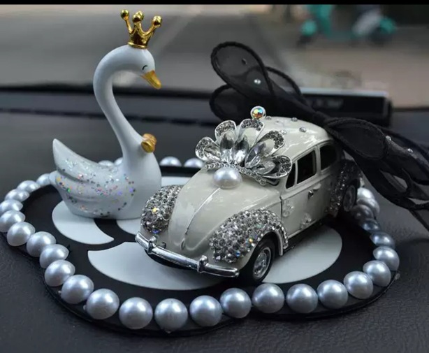 Corona de automóviles almohadilla antideslizante de lana corona de pluma alta almohadilla de diamante corona de pluma blanca decoración de la corona