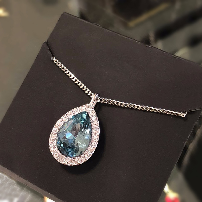 Pendant Necklace Classification curb chain Chain Type Vintage Style Shiny Water Droplets Copper Inlay Zircon Pendant Necklace