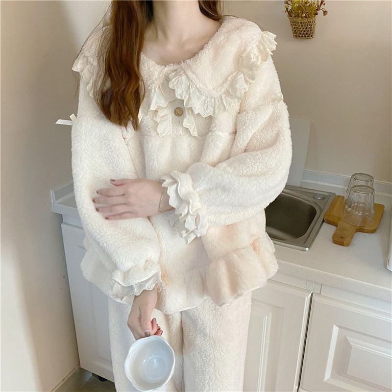 Pijamas al por mayor transfronterizos de mujeres otoño invierno coral vello dulce princesa viento de alta calidad cuello de muñeca engrosado conjunto de ropa para el hogar