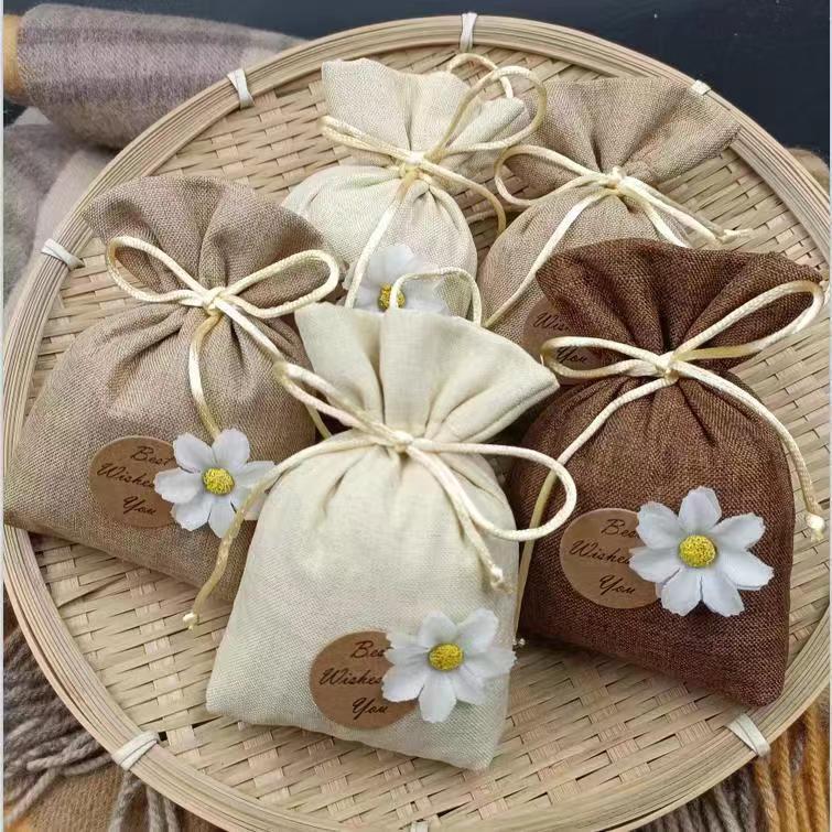 耀桂香料の七色の香花の香薫石は江湖を走って露店の商品の供給源の虹の香嚢の香石を並べて卸売りします。|undefined
