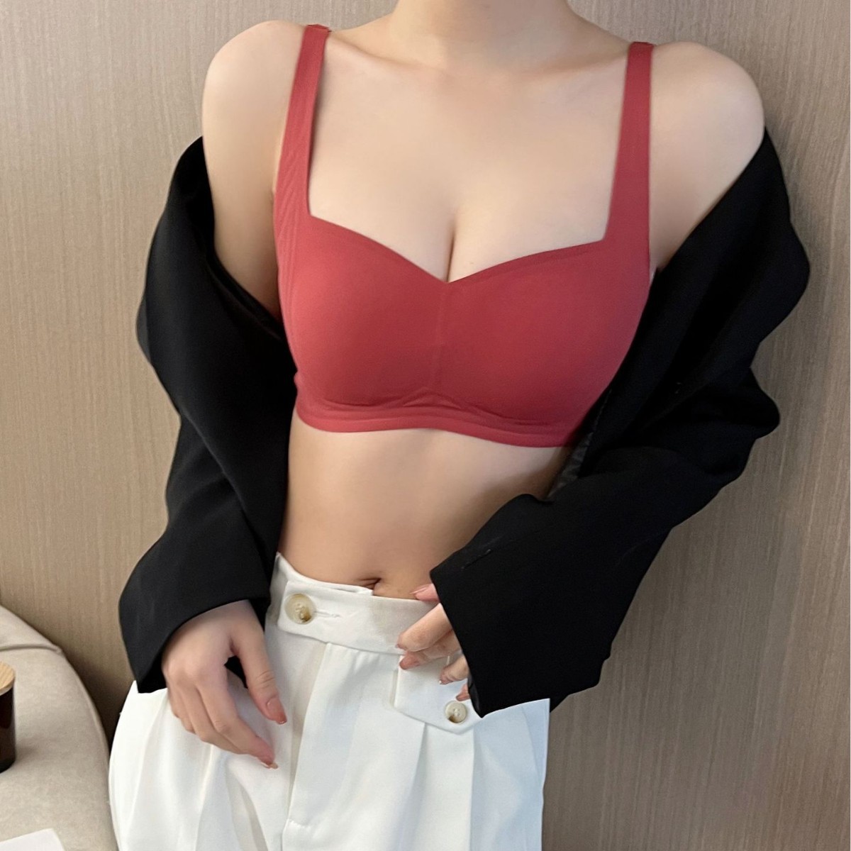 Venta directa de fábrica comercio electrónico transfronterizo sudeste asiático Vietnam Tailandia ropa interior de mujer sin costuras cuello cuadrado desnudo Tiraven sujetador