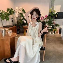 夏季甜美2025新款显瘦时尚温柔风米白色中长款吊带连衣裙女装chic