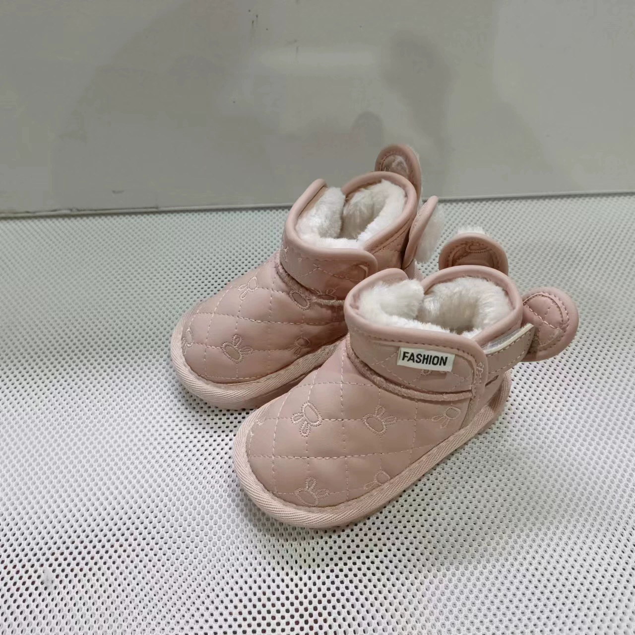 Новые зимние сапоги, детская обувь на флисовой подкладке, короткие сапоги для мальчиков с мягкой подошвой, теплая хлопчатобумажная обувь для девочек, обувь для малышей