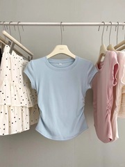工場在庫あり右肩半袖Tシャツ夏の新作スリムフィットプリーツショートウエストトップ女性用直販