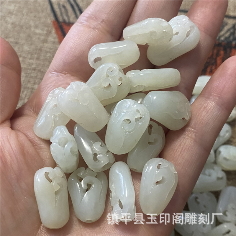 新疆和田玉福瓜吊坠 白玉佛手随形珠手链挂件镂空散珠配件