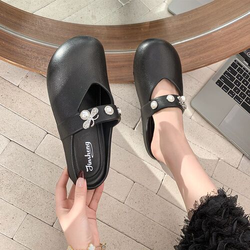 Bestselling stylish round head covered water drill versatile one-pieced summer outdoor sandals for ladies 2025