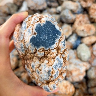 ��Ȼ�����{��ʹʯԭʯ�[���V��̌W�˱��{ɫԭʯ��̾��ֵ���ԭ��