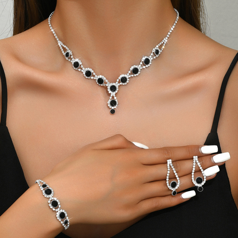 European and American fashion pink blue red rhinestone necklace earrings bracelet suit Amazon popular full diamond three-piece set