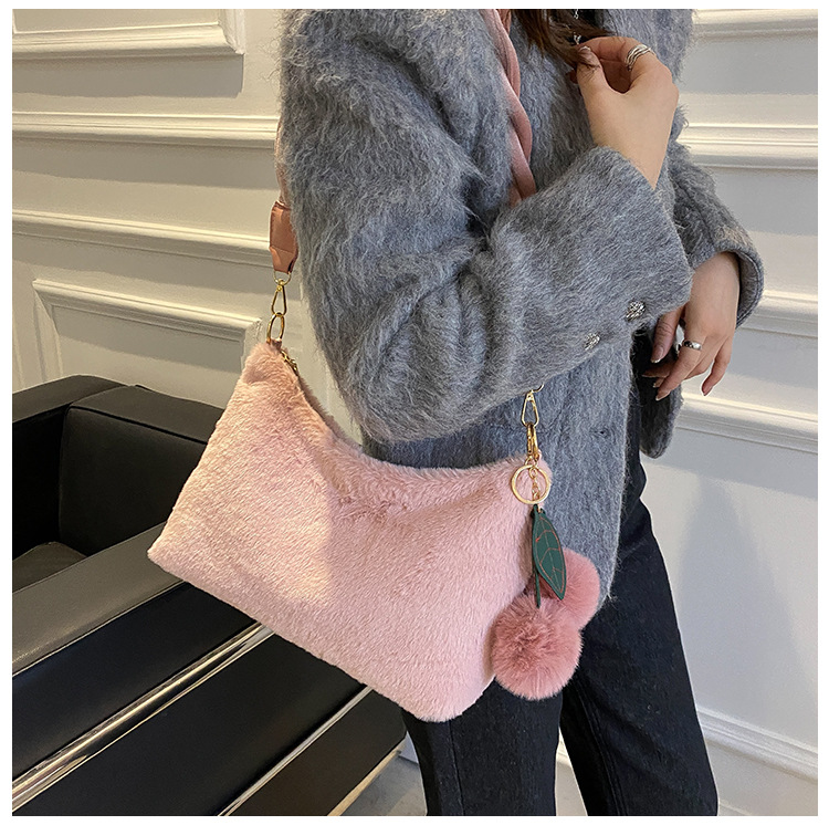 Autumn And Winter New Furry Hand Bag Candy Color Knotted Croissant Lamb Plush Portable Cloud Bag display picture 2