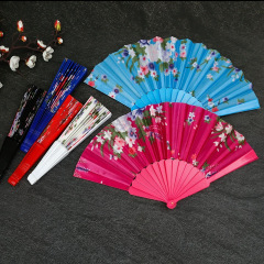 絹織物の中国の扇風機のアイロンのプラスチックはダンスの扇子のシルクの工芸の扇子の古風の扇子を演出します。