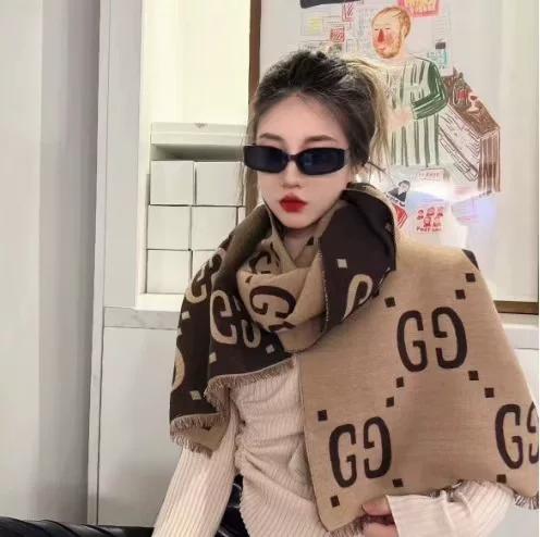 New Fashion Letter C Scarf, Winter Faux Cashmere, Korean Style C, Versatile and Stylish, Double-Sided Warm Neck Scarf and Shawl