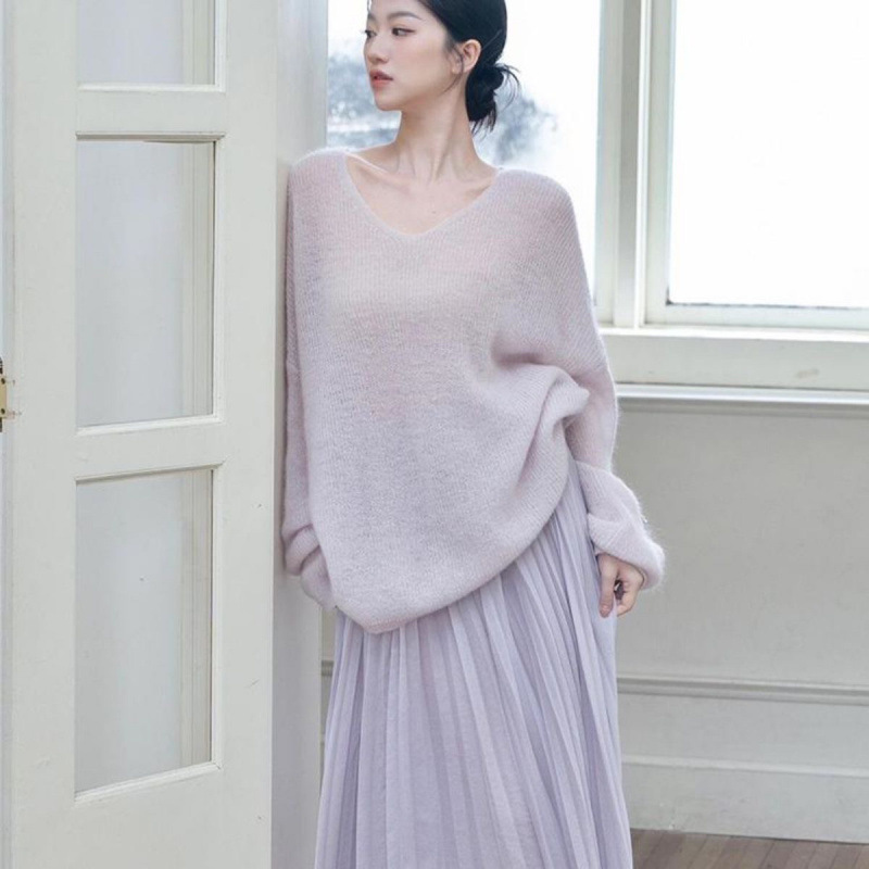 Spring Loose and Lazy Style V Neck Flesh-Covering Pullover Sweater