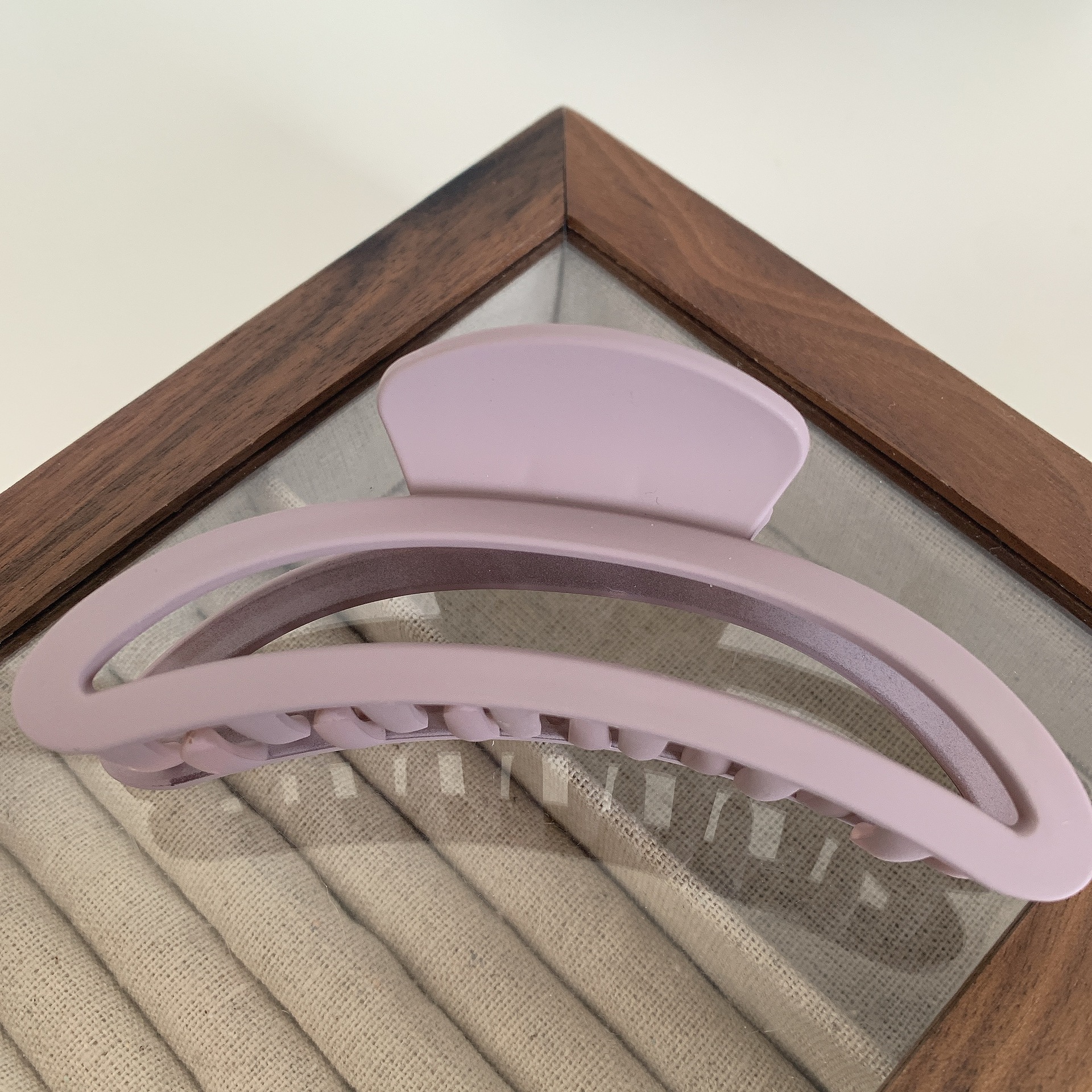 Suave Morandi color horquilla grande clip de tiburón Crescent esmerilado textura espalda Cabeza updo pelo clip accesorios para el cabello