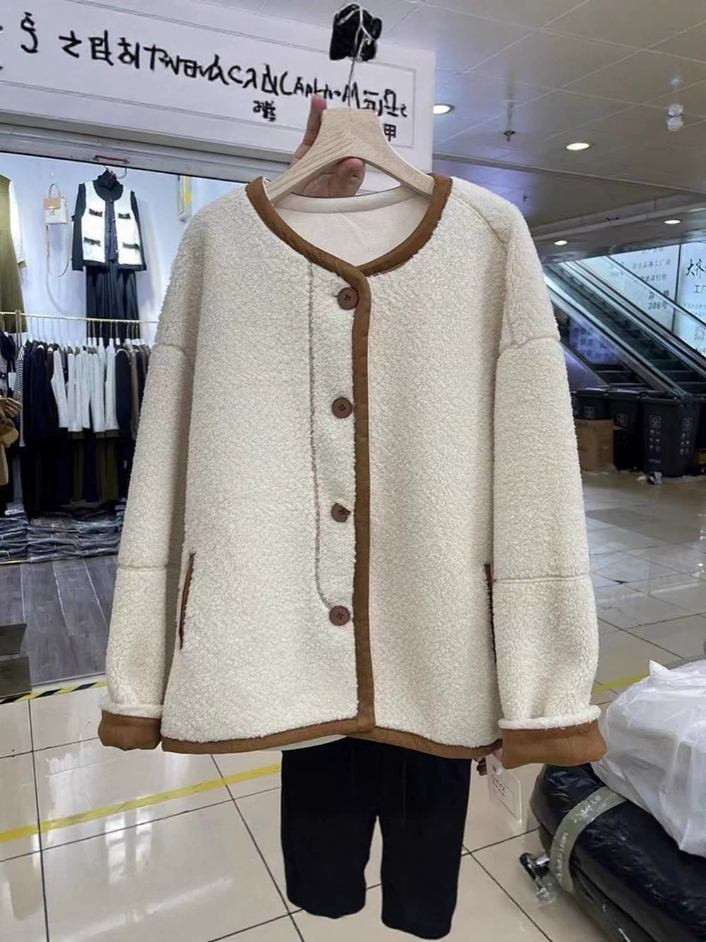 Велюровая короткая белая демисезонная стеганая куртка, стиль Chanel, корейский стиль, высококачественный стиль