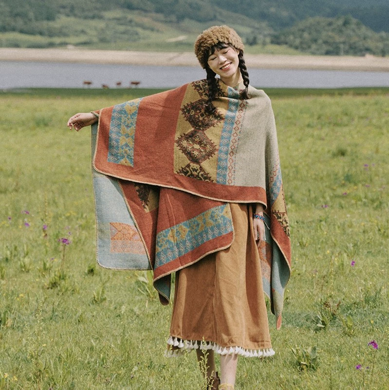 Ethnic trench coat, demi-season keep warm cloak, retro big scarf from Yunnan province made of faux fur