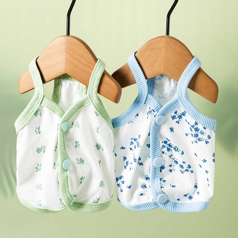 Primavera y verano adorable gatito transpirable pequeña flor de cabina perro pequeño y mediano perro de dos patas ropa de perro de verano