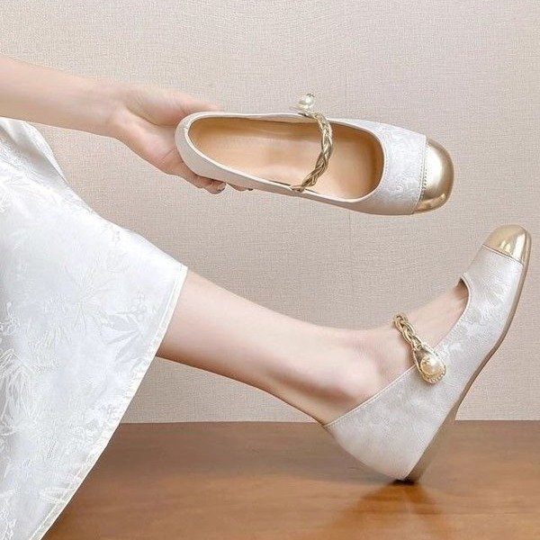 Women's Mary Jane Shoes with 5cm Hidden Height Increase for Petite Individuals, 2026 New Model, Chinese Style Embroidered Shoes to Match with Qipao and Skirts