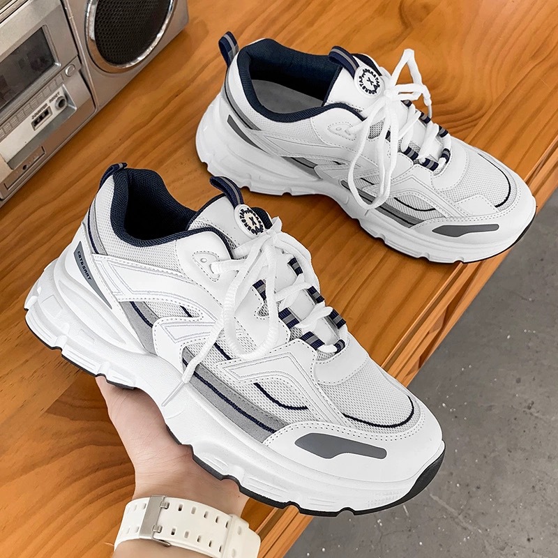 Zapatos de invierno para hombres 2026 nuevos zapatos de estilo transpirable de malla de estudiantes deportes ociosos de corrida antiodor juveniles zapatos de moda