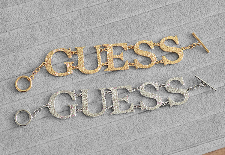 欧美新款潮流大字母logo简约男女同款情侣质感手链手镯工厂发货