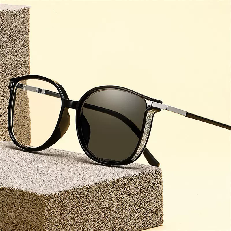 跨境新款防蓝光闪钻变色老花镜大框时尚显年轻眼镜高级感百搭眼镜