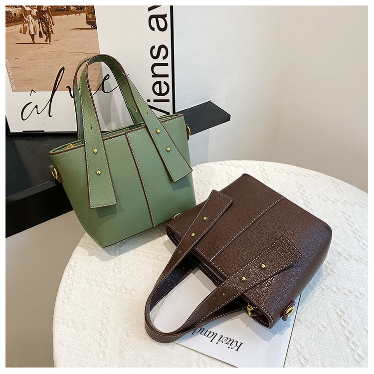 PU Fashionable Handheld Tote Bag With Large Capacity 2023 New High End And Small Mom's One Shoulder Crossbody Small Square Bag_voghion.com