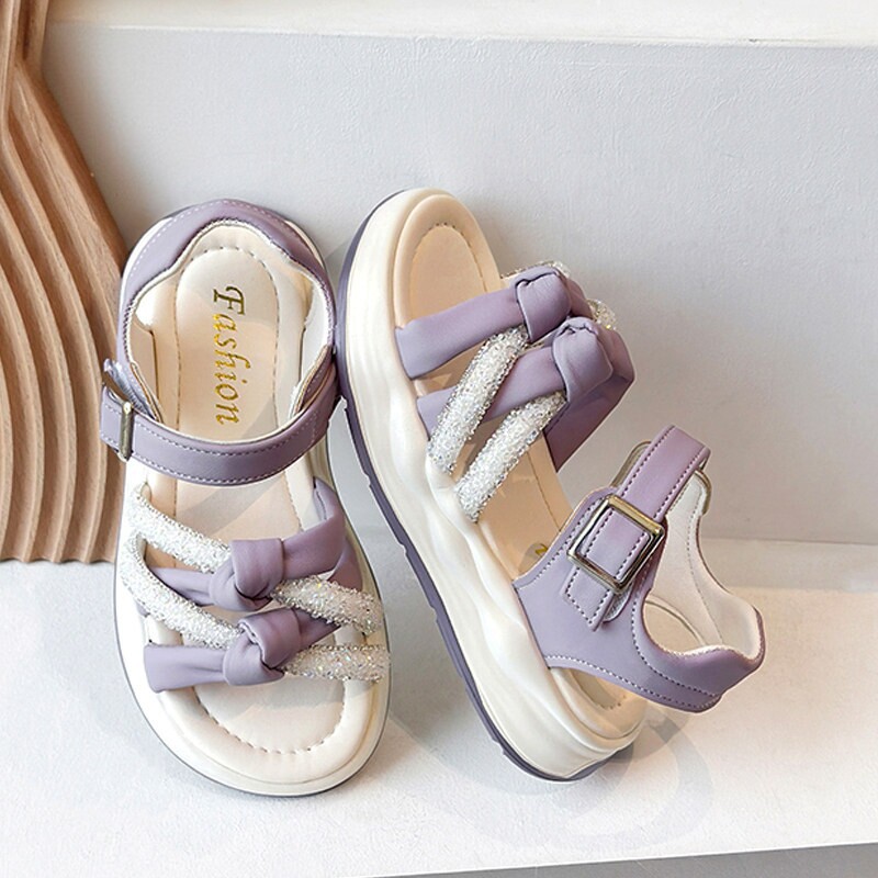 Sandálias para niñas 2026 verano nuevo estilo de moda infantil zapatos de playa variados niños grandes huecos zapatos de princesa de dedo abierto image 5