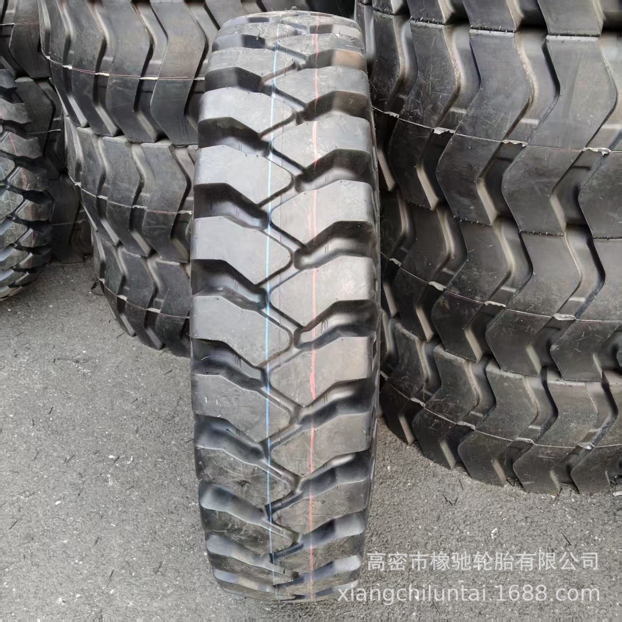 矿山宽体自卸车轮胎900 10.00 11.00 12.00-20矿山轮胎