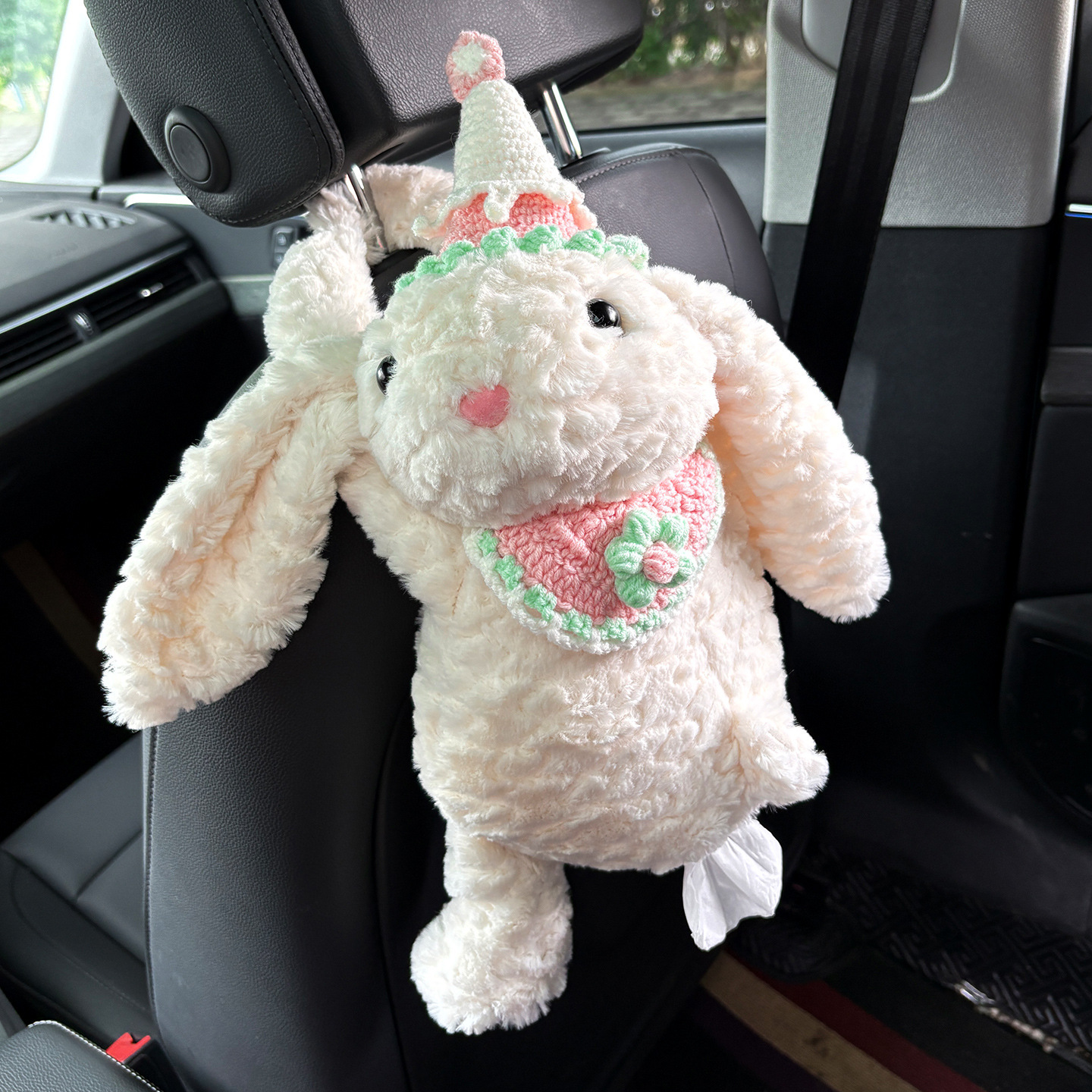 Automóvil encantador gato perro caja de toallas de dibujos animados muñeca coche colgante caja de extracción muñeca de peluche bolsa de toallas de papel