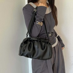 2025春夏新款质感小众斜挎包高级感时尚单肩斜跨包糖果色饺子女包