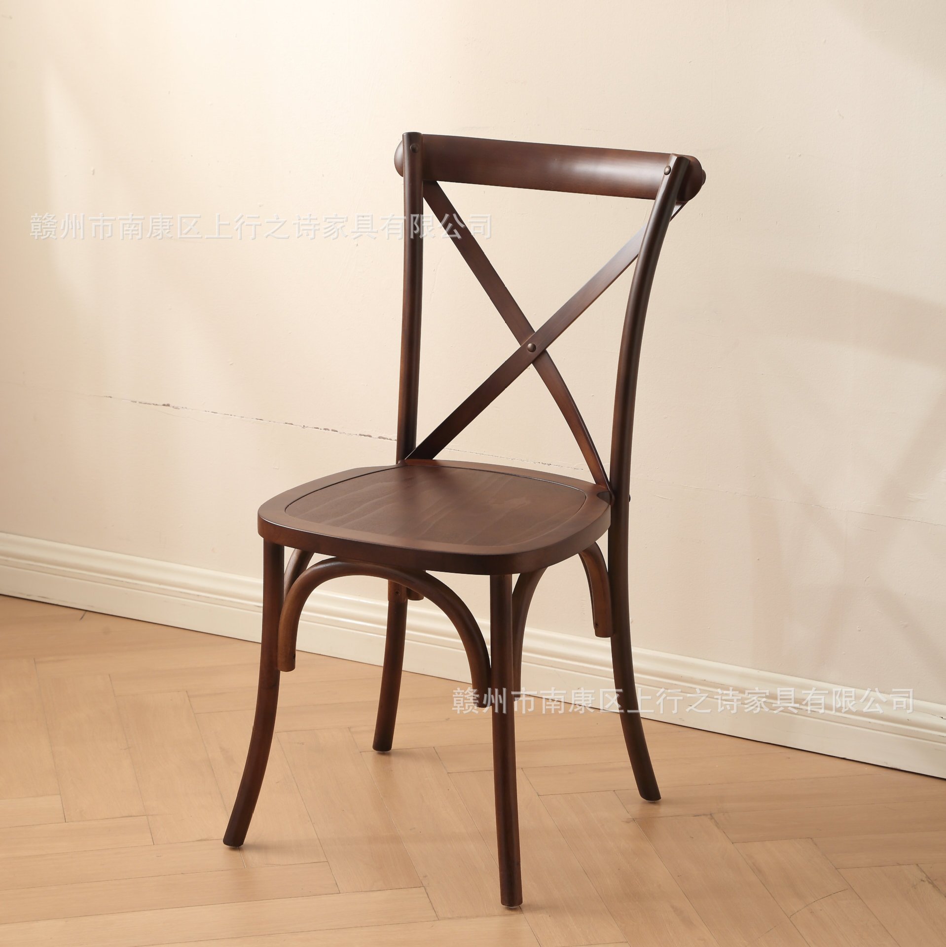 Mesas y sillas de cafetería retro Sillas de comedor de estilo chino americano Sillas de restaurante occidental Sillas y sillas de cafetería Un juego completo de mesas de taberna