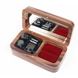 音乐盒;木质工艺品;树脂工艺品