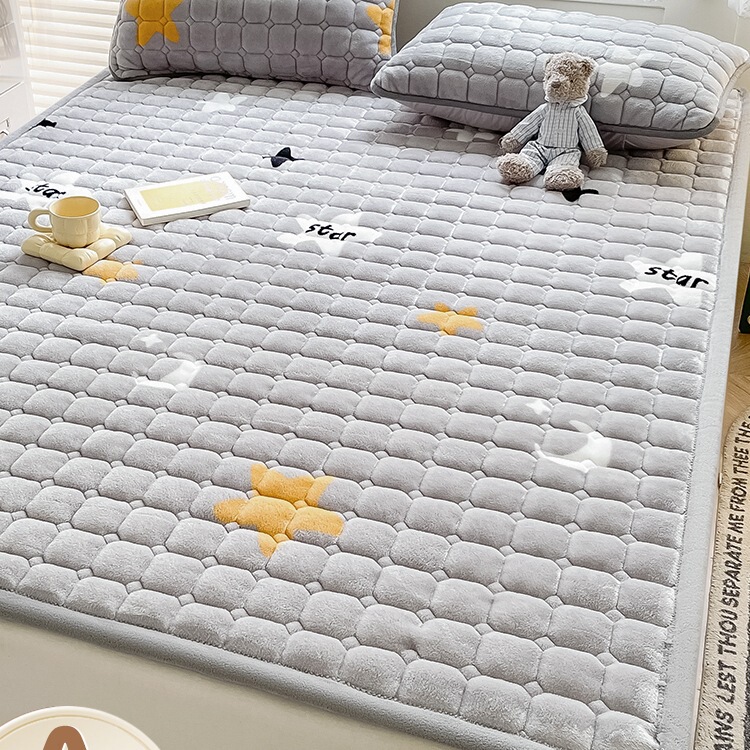 Milk Coral Fleece Mattress Pad, Soft Mattress for Dormitory Students, Single Blanket for Bed, Winter Milk Coral Fleece Mattress Pad, Soft Mattress for Dormitory Students, Single Blanket for Bed, Winter