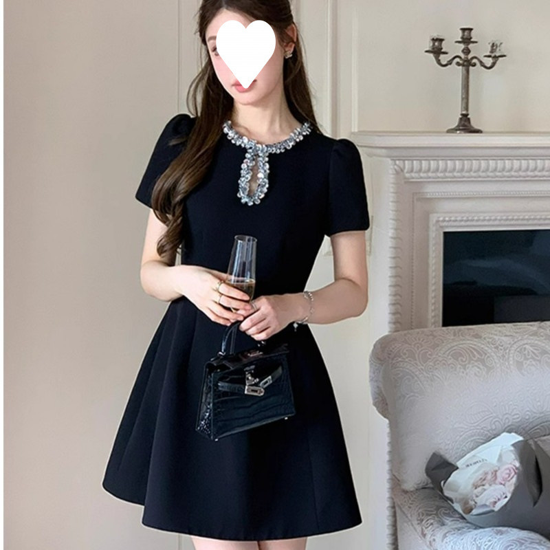 连衣裙小礼裙高级感轻奢法式赫本风小黑裙礼服显瘦富家千金短裙款|undefined