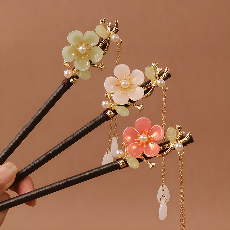 Guofeng cheongsam plate hair wooden hairpin step swing tassel retro hair hairpin daily costume Hanfu cheongsam accessories hair pin wholesale Guofeng cheongsam plate hair wooden hairpin step swing tassel retro hair hairpin daily costume Hanfu cheongsam accessories hair pin wholesale