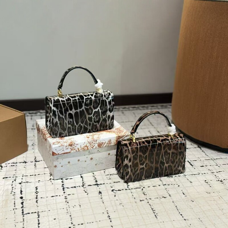 The Leopard Print Dolce & Gabbana Chain Bag in Hand Exudes a Girly Vibe, and This Style Is Sure to Capture It