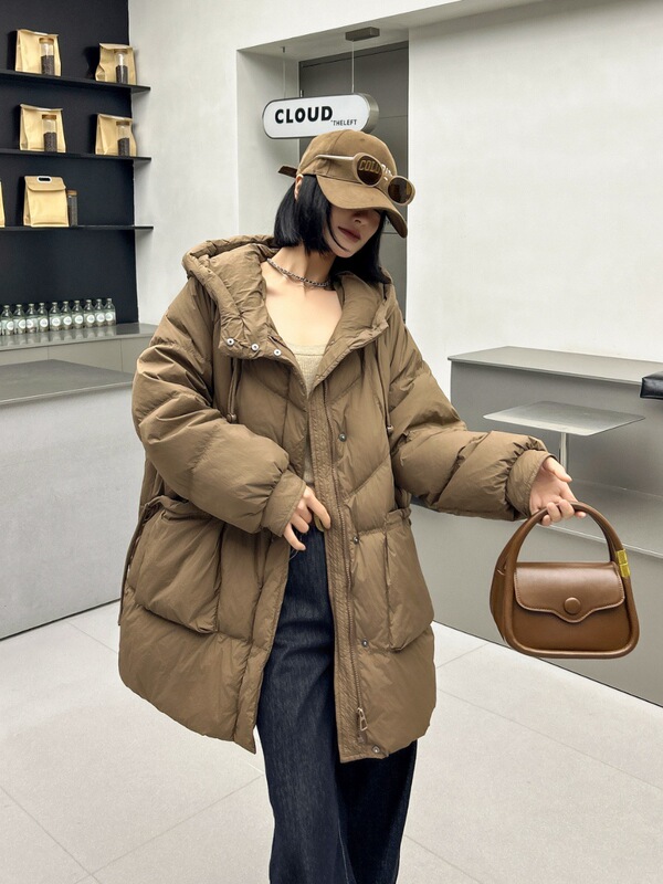 新型の婦人服のポケットは縄の高級なファッションの項を引き出します。|undefined