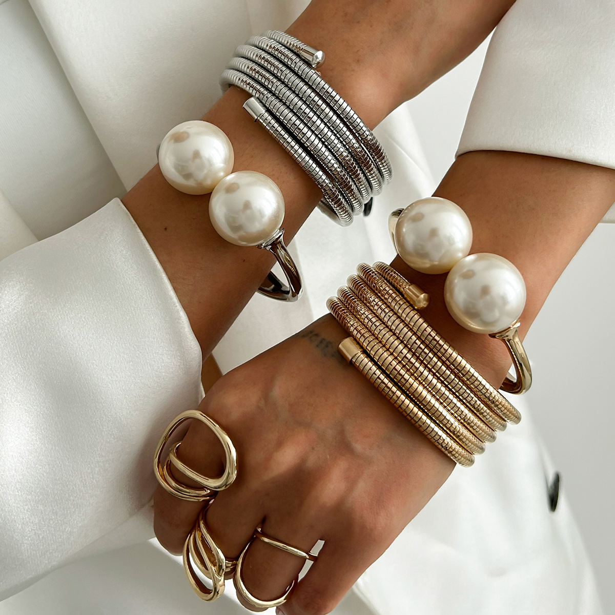 12g Weight Imitation Pearl Inlay Material Rings, Bracelets Classification 1 Piece Quantity Casual, Party, Street Occasion Alloy Material Solid Color Pattern All Seasons Season Women's Gender Inlay Design Cool Style, IG Style Style Gold, Silver Color Cool Style IG Style Solid Color Alloy Inlay Imitation Pearl Women's Rings Bracelets 1