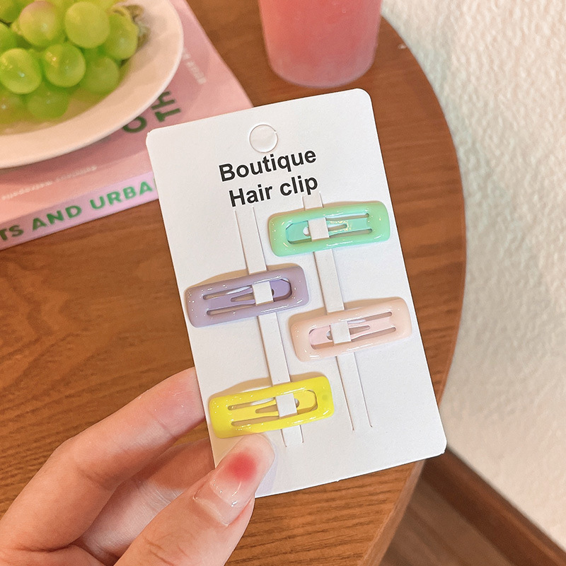 子供のヘアピンが可愛いです。超萌え五角星のヘアピンの女の子です。|undefined