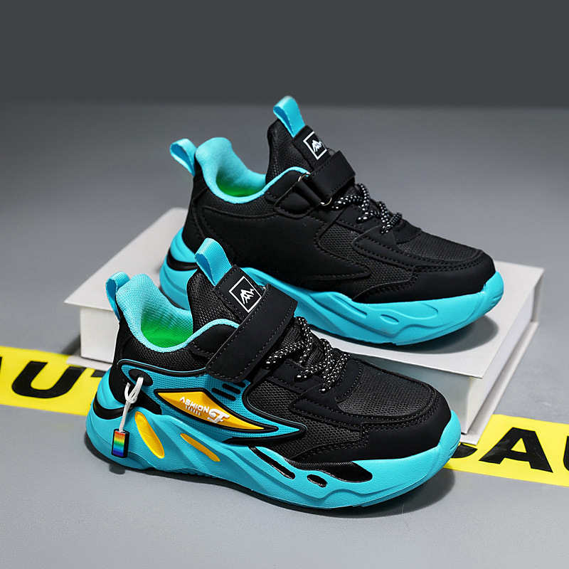 Zapatos de los muchachos al por mayor zapatilla de deporte otoño nuevos zapatos de malla de fondo suave niños medianos y grandes niños malla blanca zapatos estudiantes