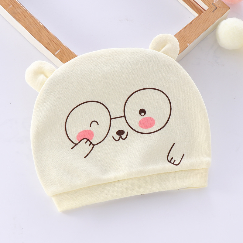 0--1 Sombrero de bebé recién nacido primavera y otoño algodón peinado para bebés de dibujos animados para hombres y mujeres cuatro estaciones sombrero de neumáticos a prueba de viento sombrero de puerta de goma